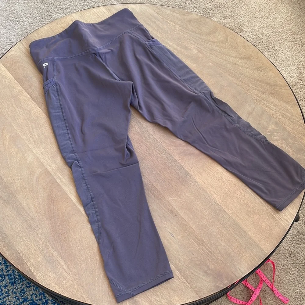 Fabletics 7/8 Leggings with Side Pockets, Lavender XS - Picture 5 of 7